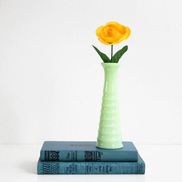 Vintage Jeannette Jadeite Bud Vase / Mid Century Jadite Vase